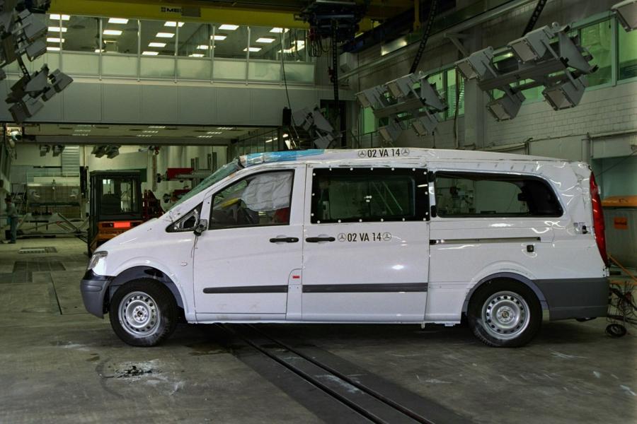  Mercedes-Benz Viano 2004 года  (фото 71 из 234)